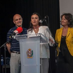 Becas24-08